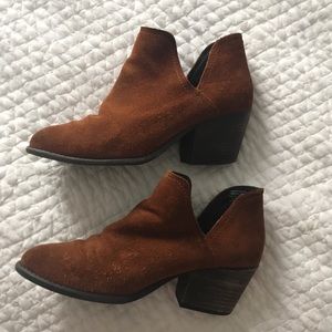 Steve Madden suede brown booties
